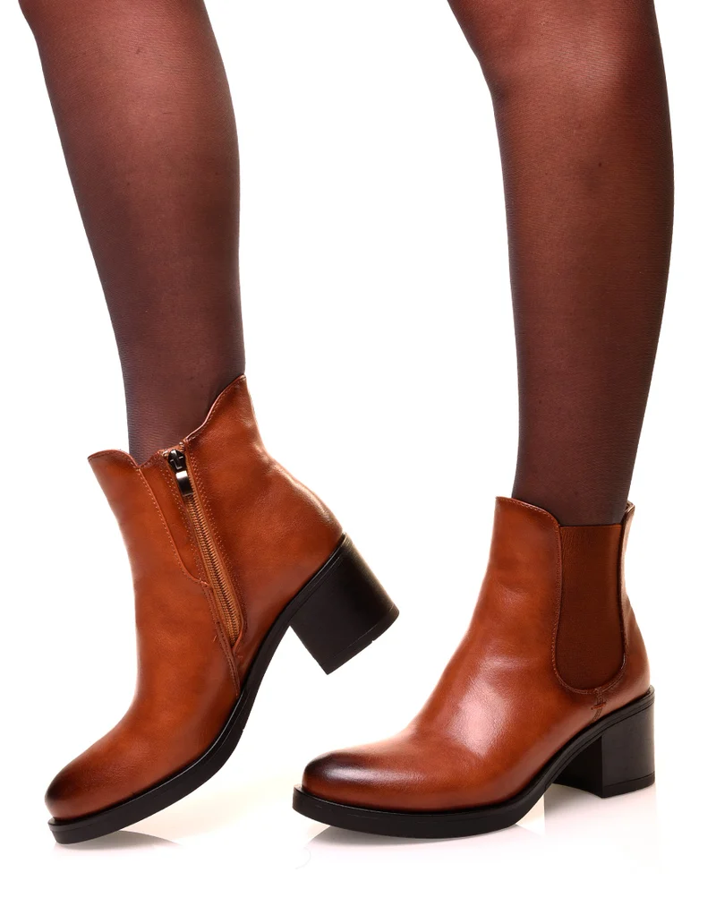 Bottines à talons carrés camel