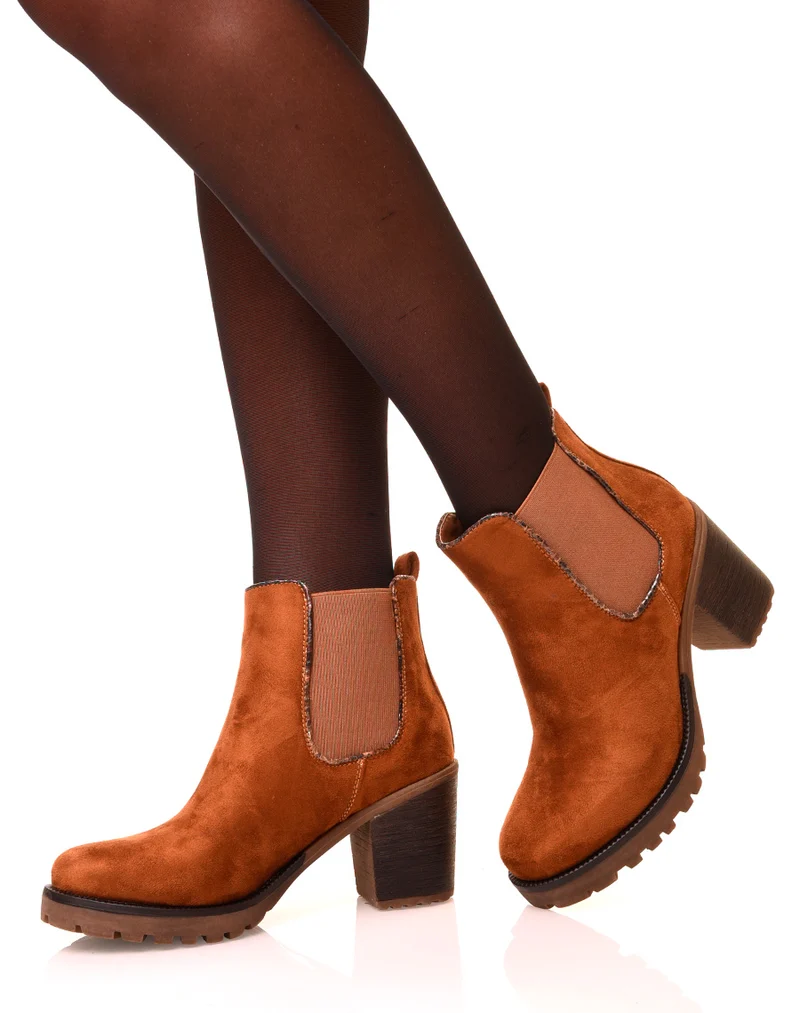 Bottines camel en suédine à petit talon