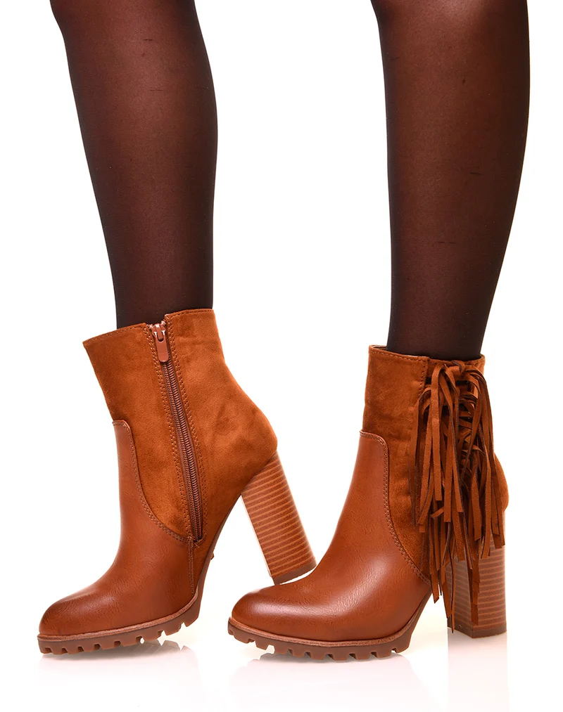 Bottines camelles à franges et talons haut