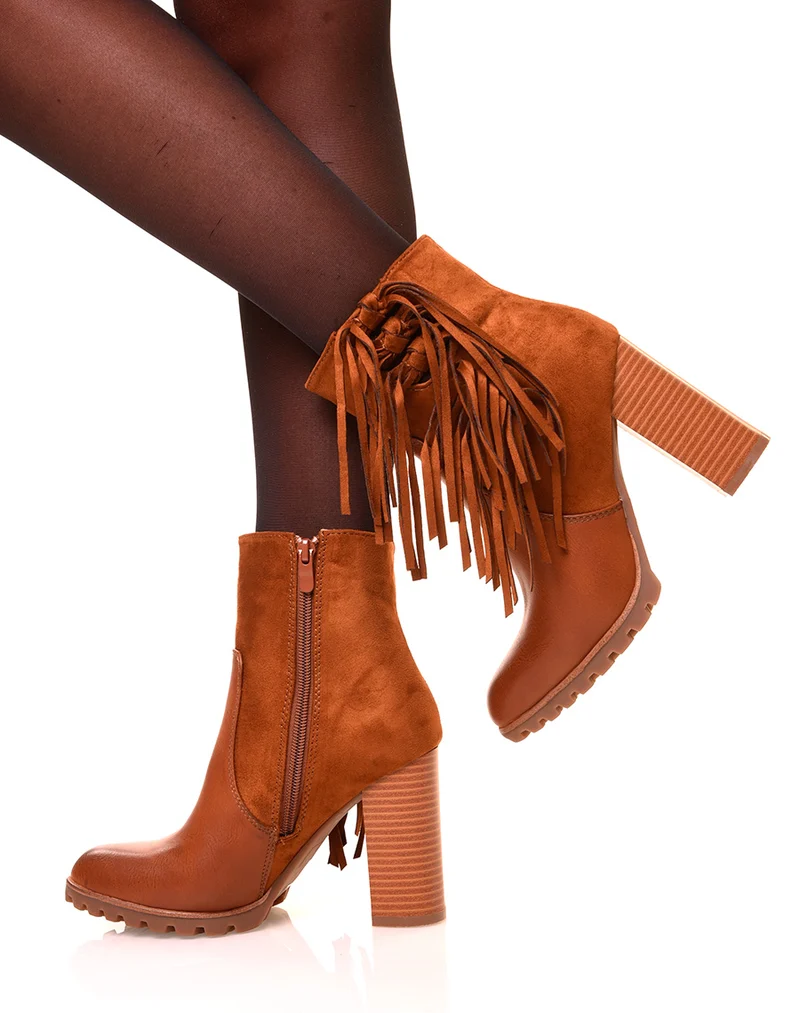 Bottines camelles à franges et talons haut
