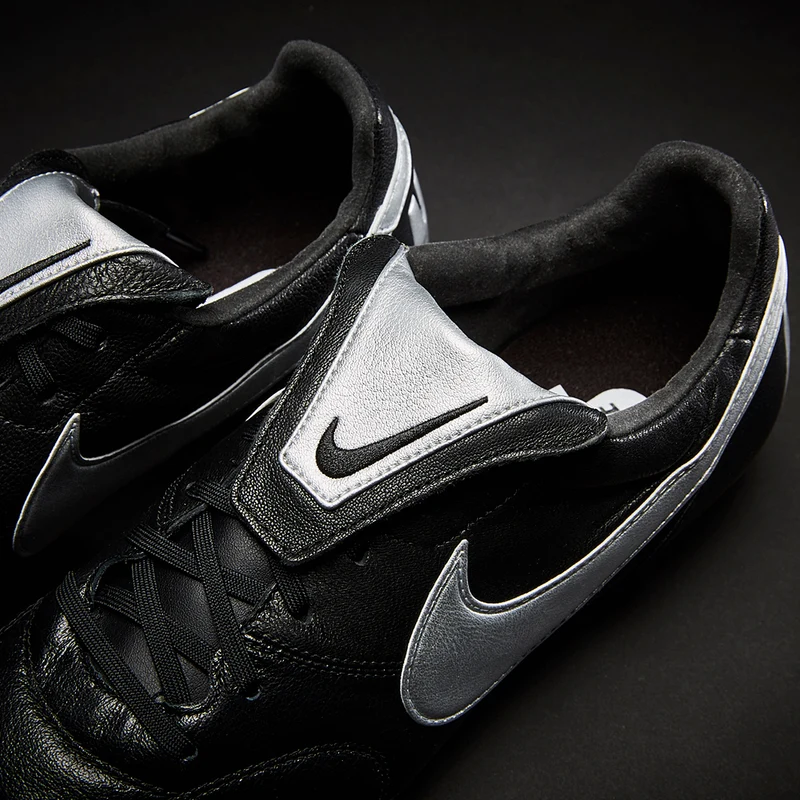Chaussure de football à crampons pour terrain sec Nike Premi