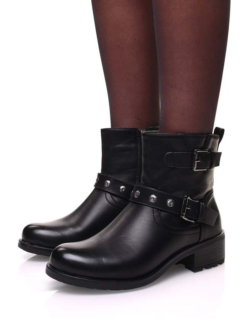 Bottines noires à sangles décorées de clous