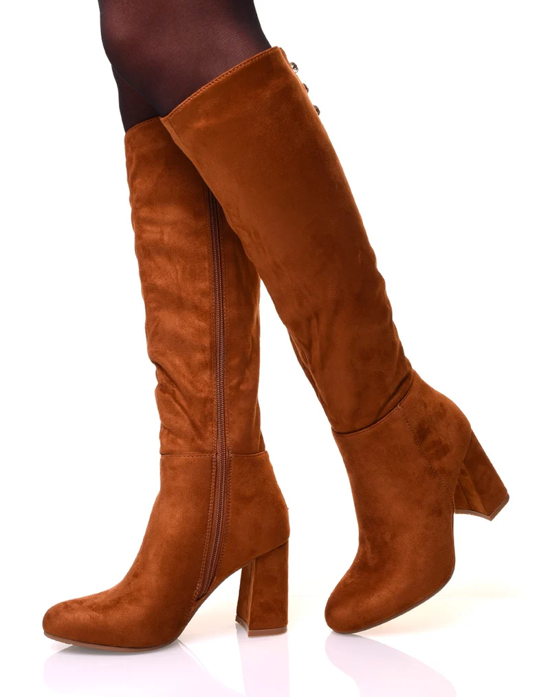 Bottes à talon en suédine camel