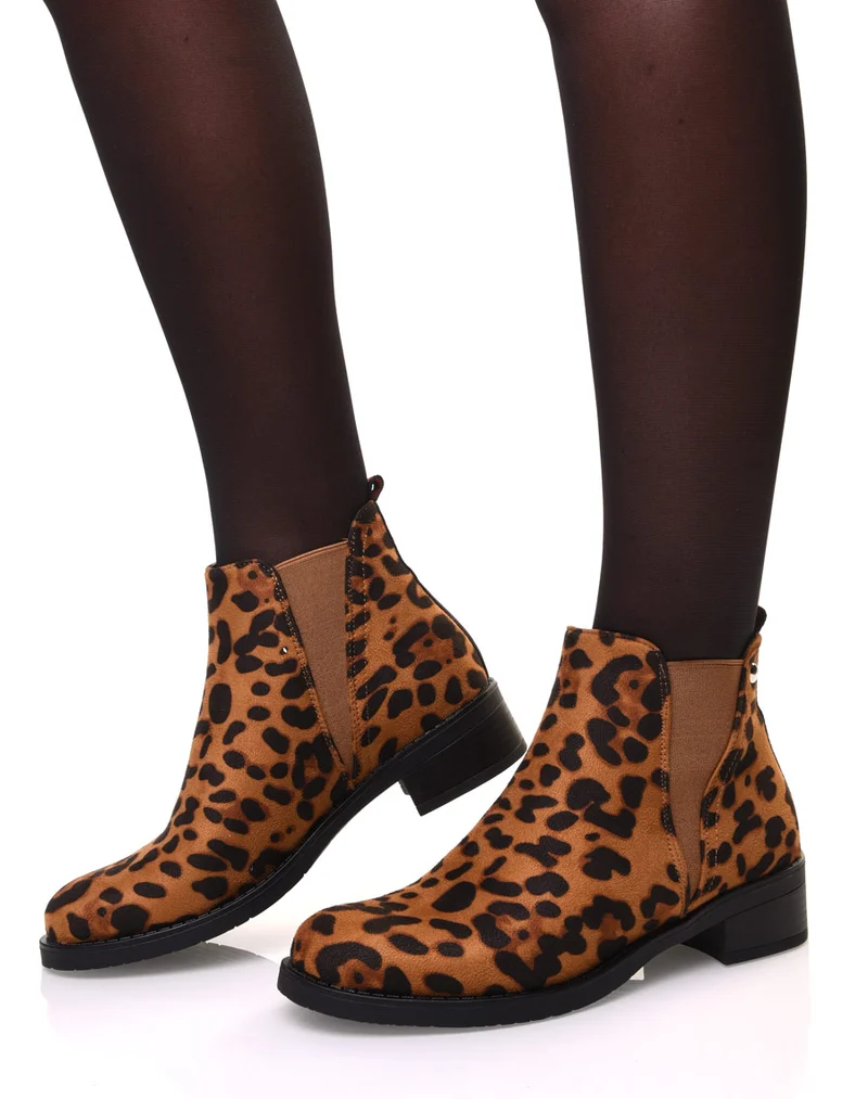 Bottines léopard avec élastique bicolore à l’arrière