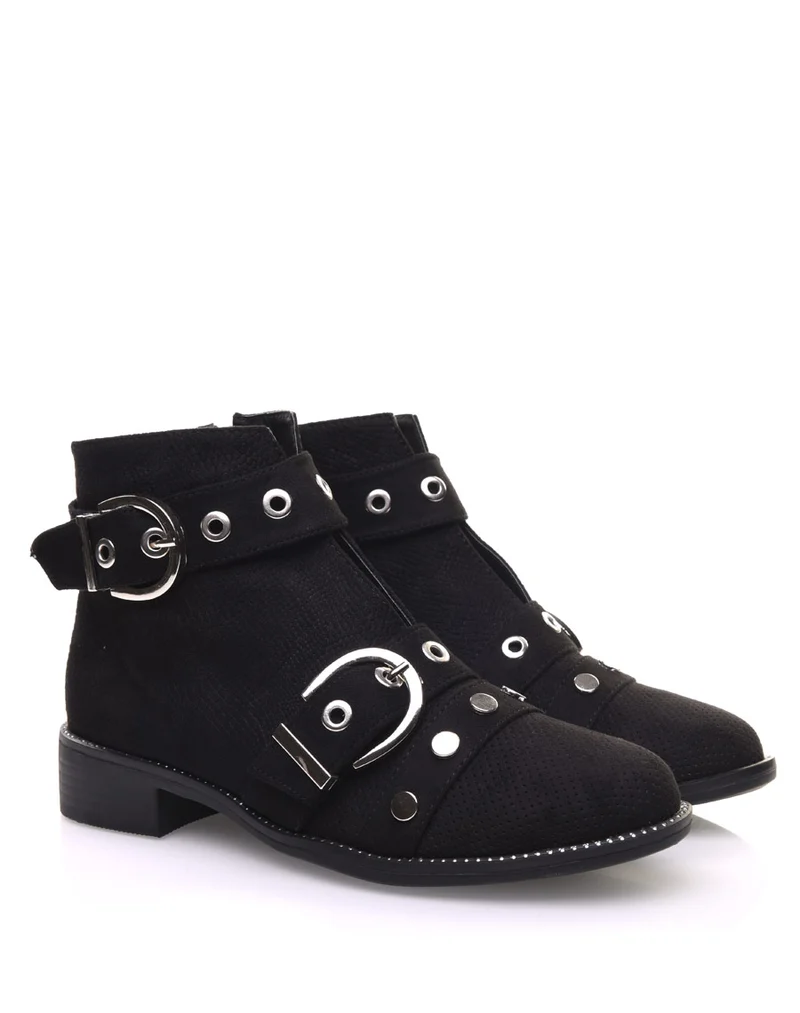 Bottines noires lanières cloutées ouvertes à l’avant