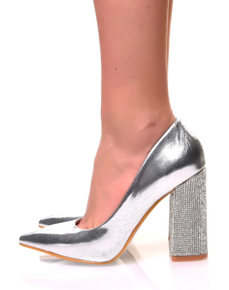 Escarpins argentés à talons carrés à strass