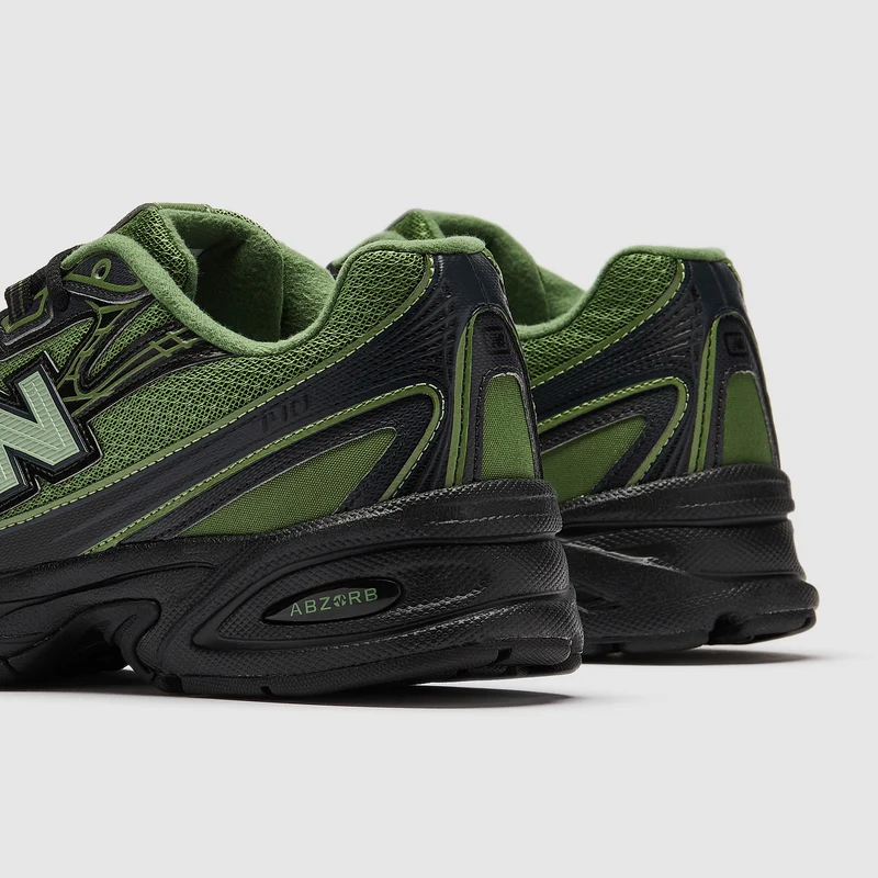 New Balance 740