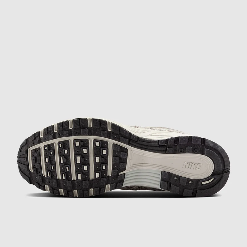 Nike Sportswear P-6000 SE pour Femme