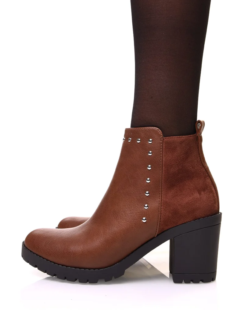 Bottines camelles bi matières et détails cloutés
