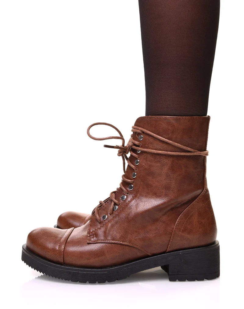 Bottines camelles à lacets