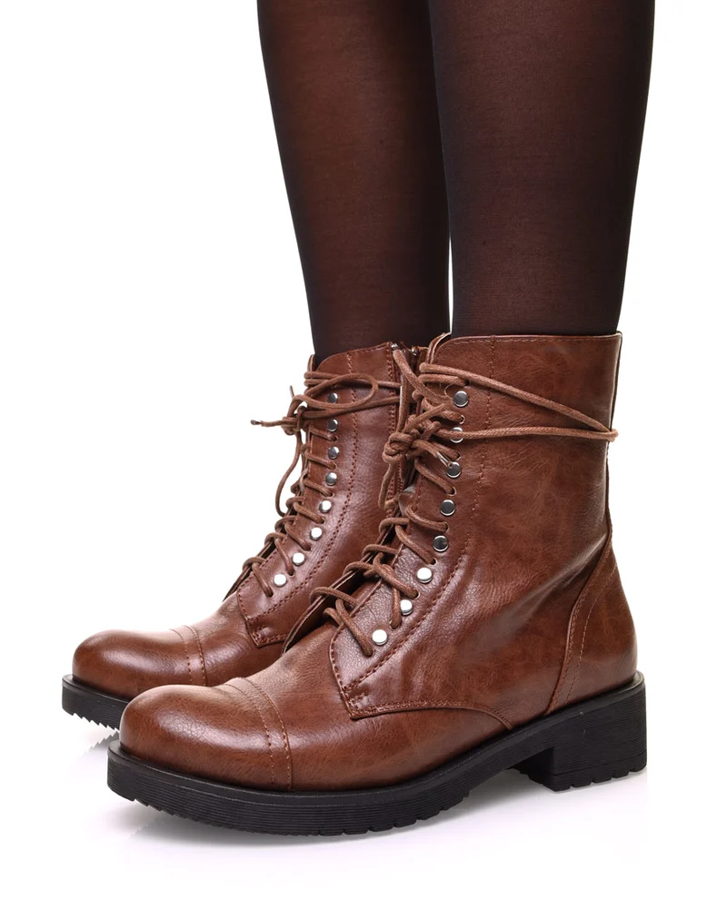Bottines camelles à lacets