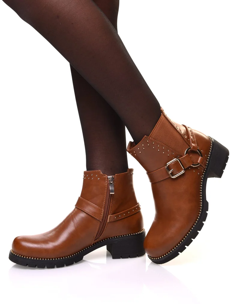 Bottines camelles à sangle décorative avec anneau