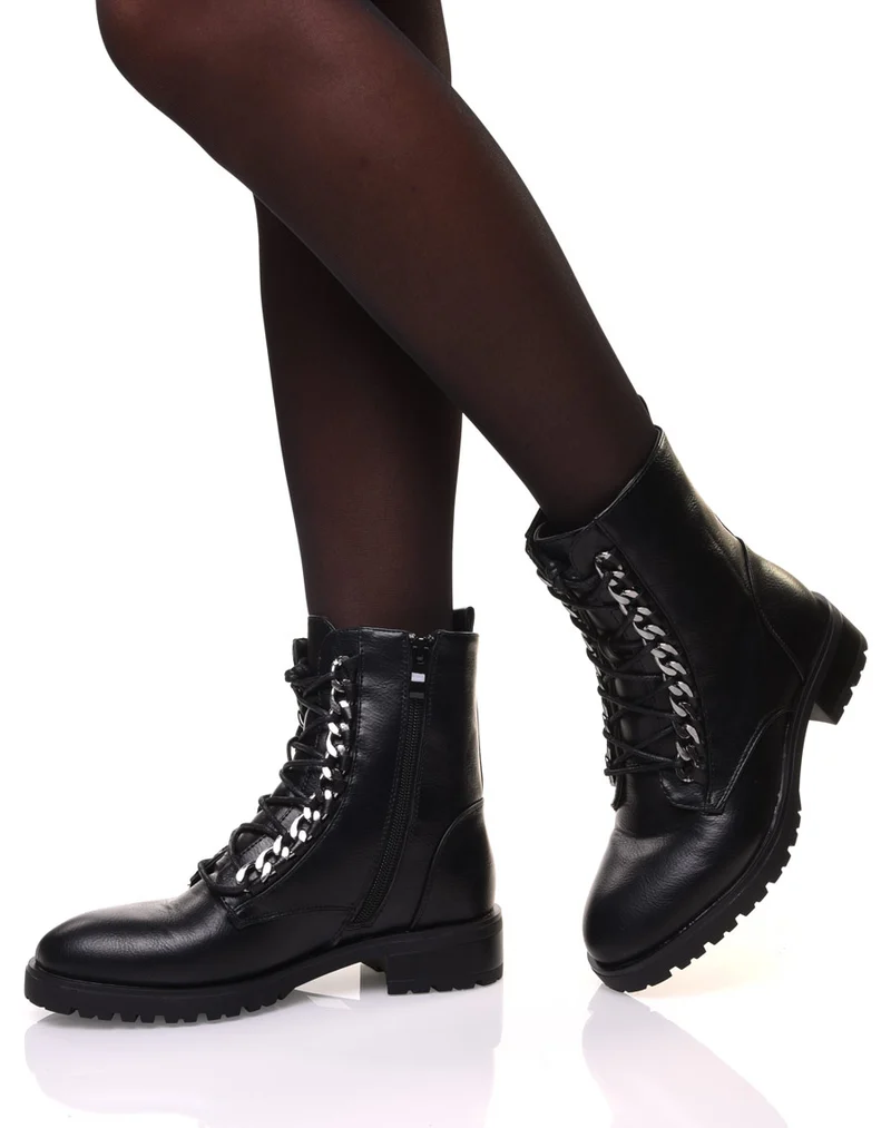 Bottines montantes noires à lacet et détails chaines