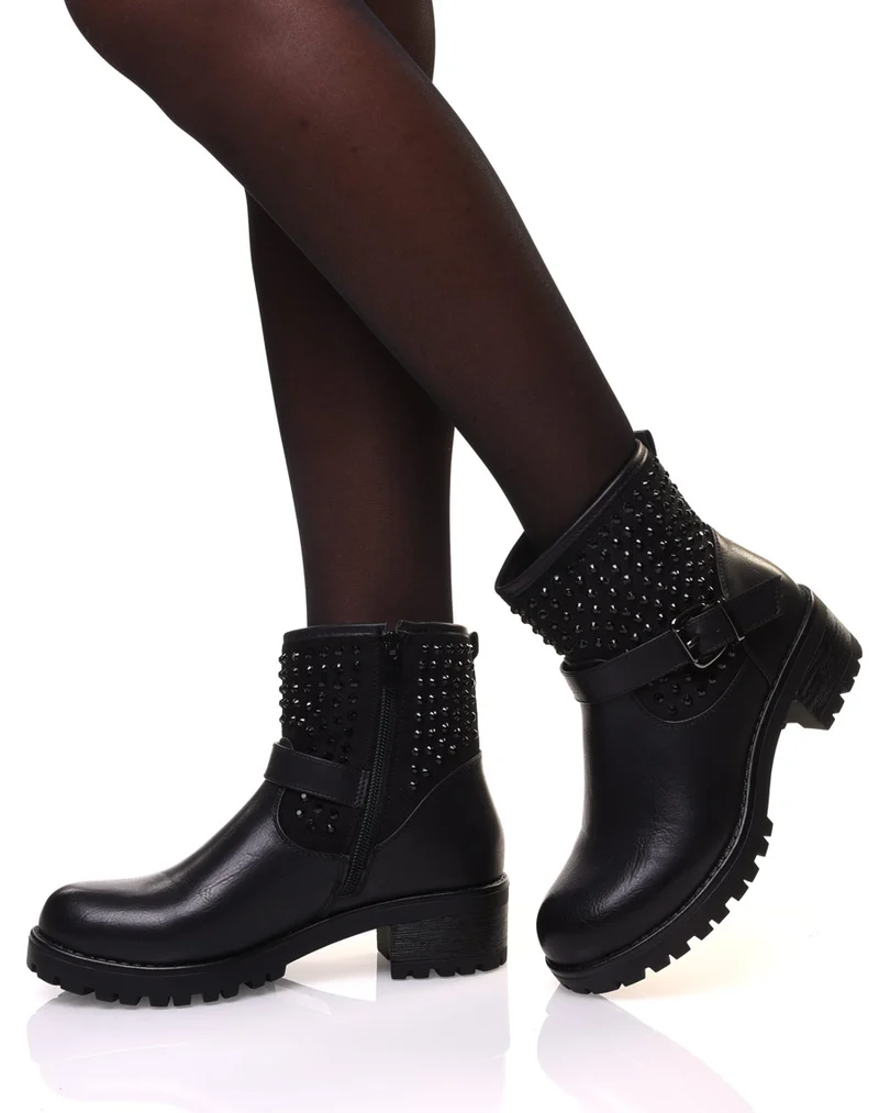 Bottines noires à lanières ornées de petits clous