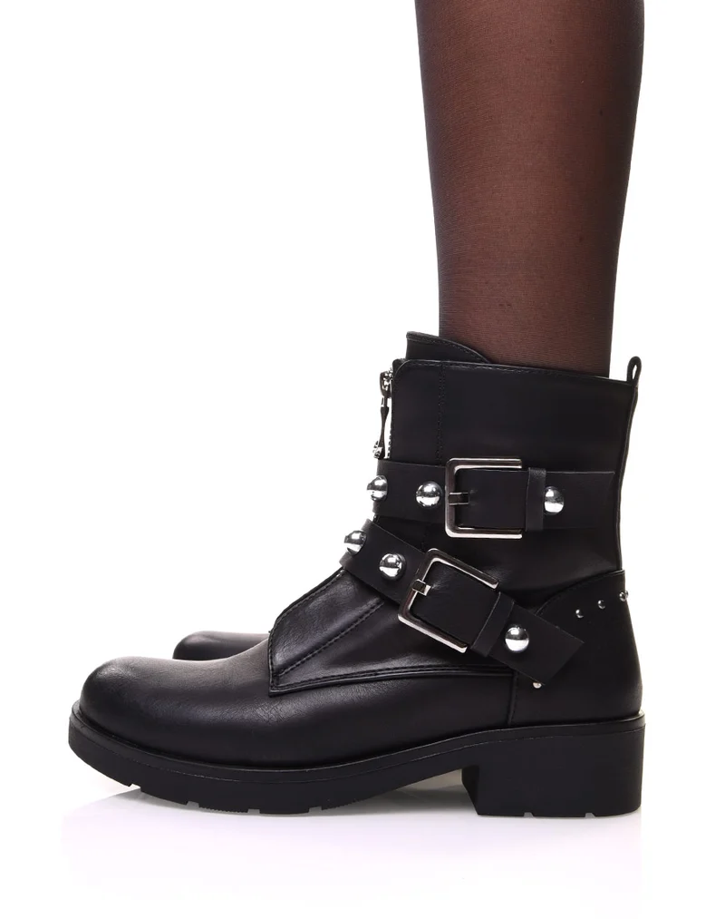 Bottines noires plates a sangles perlées