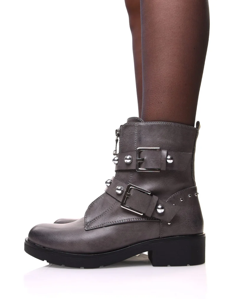 Bottines grises plates a sangles perlées