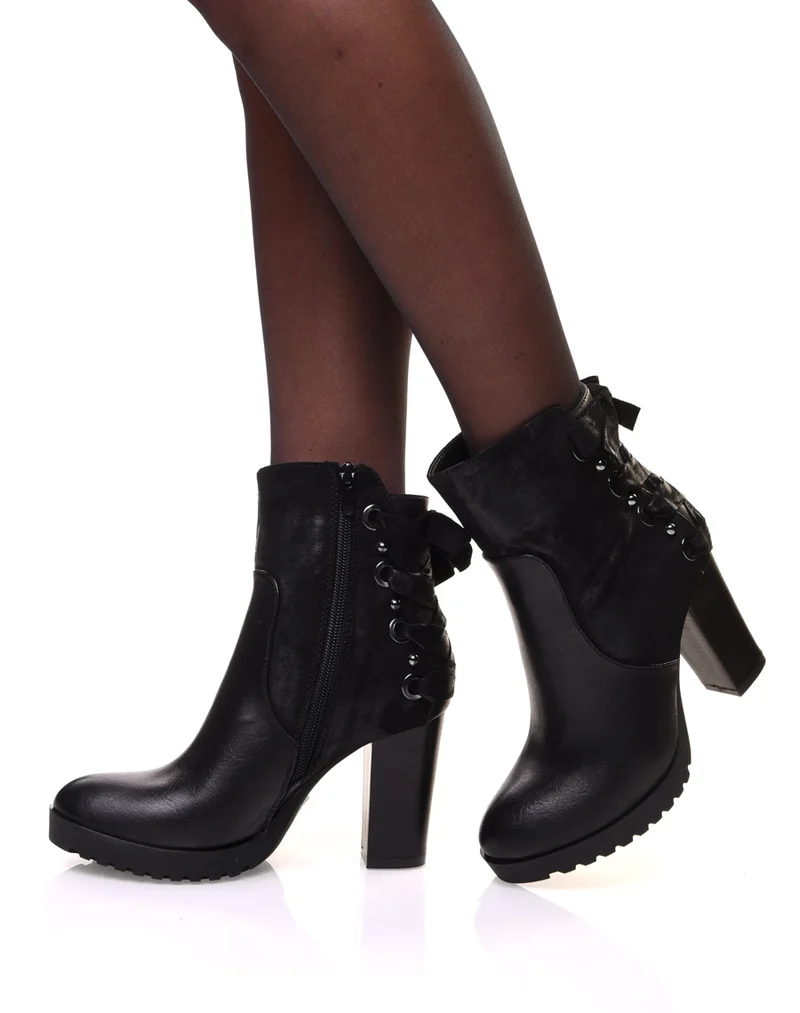 Bottines noires bi matières à talons et lacet à l’arrière