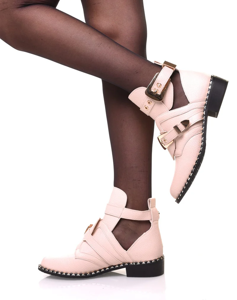 Bottines roses pales ajourées semelles cloutées