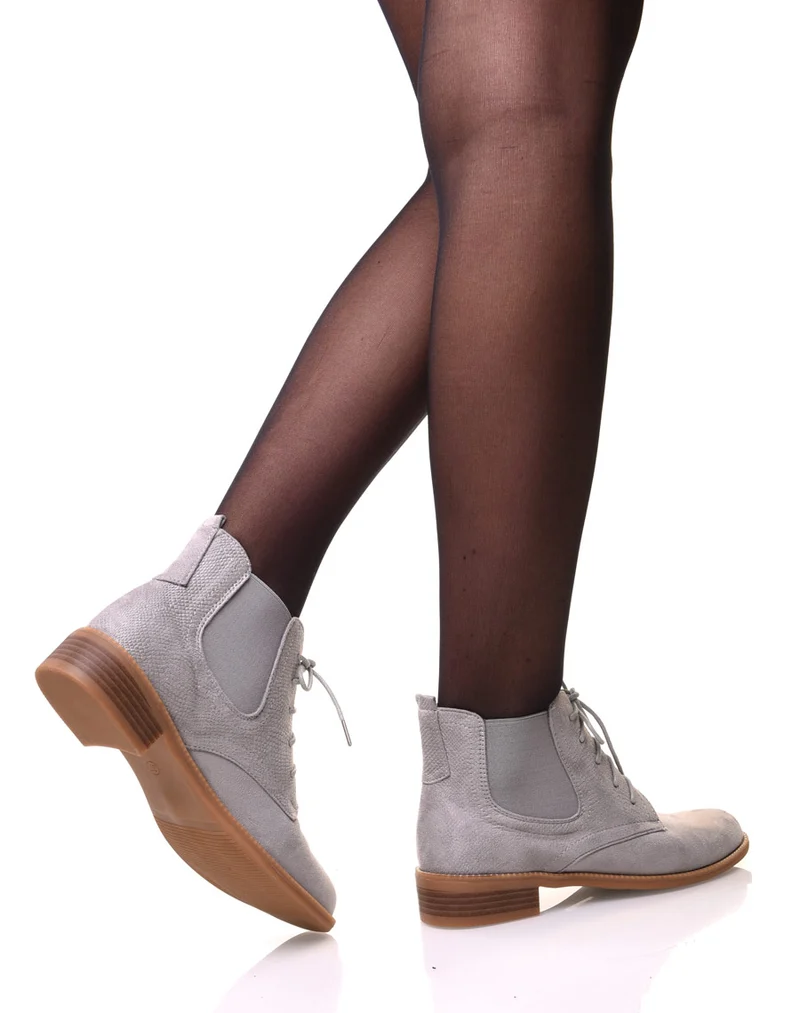 Bottines grises en suédines et à lacets