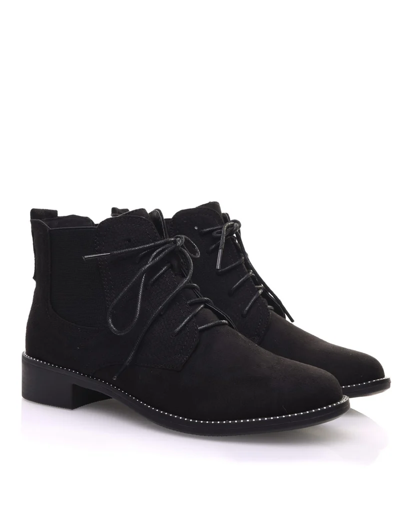 Bottines noires en suédines et à lacets