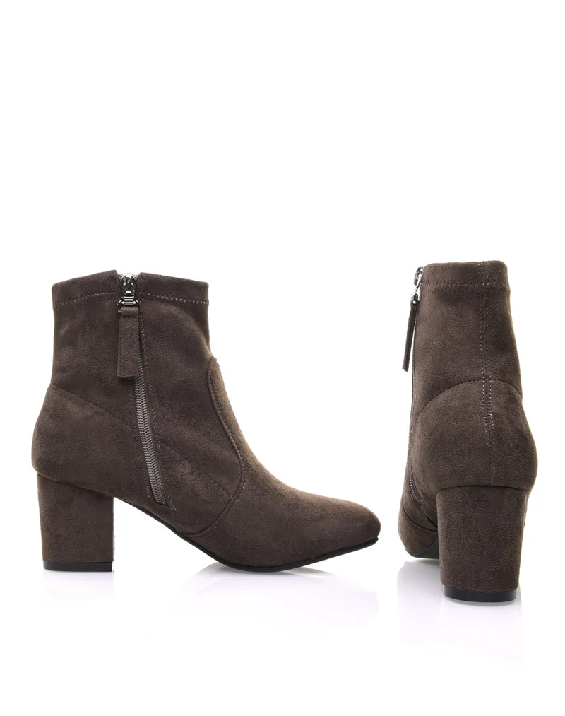 Bottines kaki entièrement en suédine talons épais mi haut