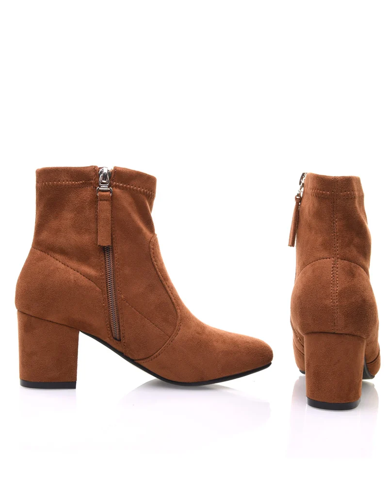 Bottines camel entièrement en suédine talons épais mi haut