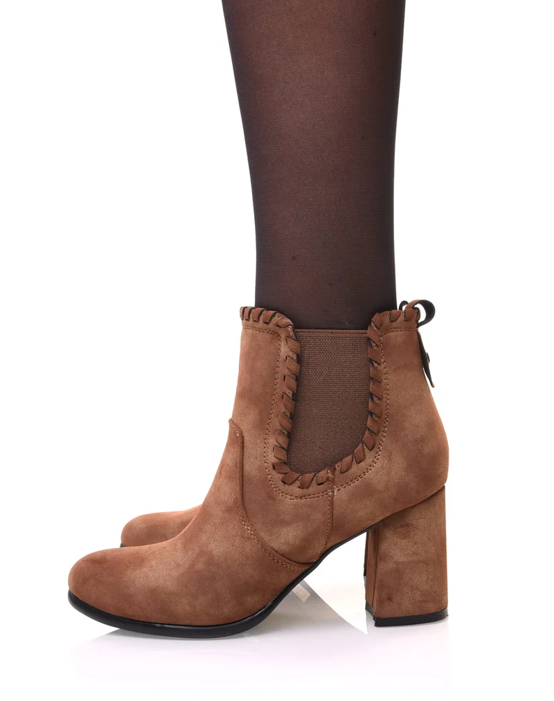 Bottines à talons camel en suédine et détails torsadés
