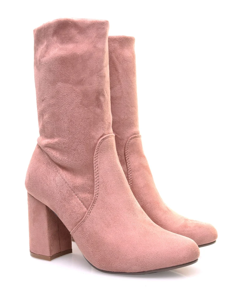 Bottines hautes roses entièrement en suédine