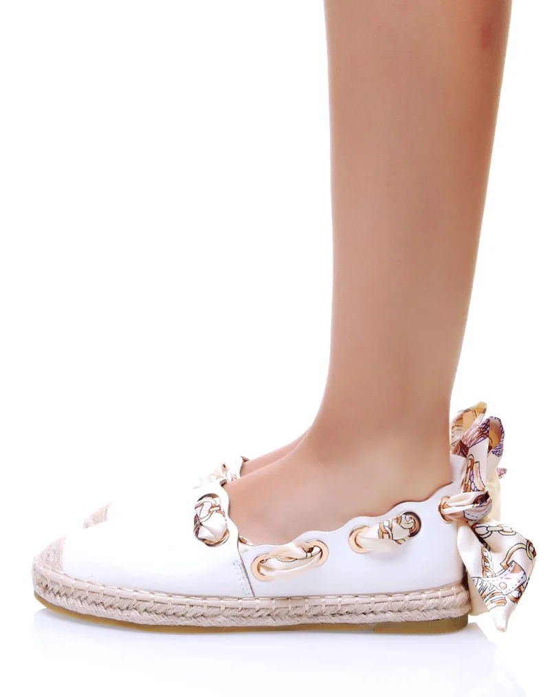 Espadrilles blanches à rubans