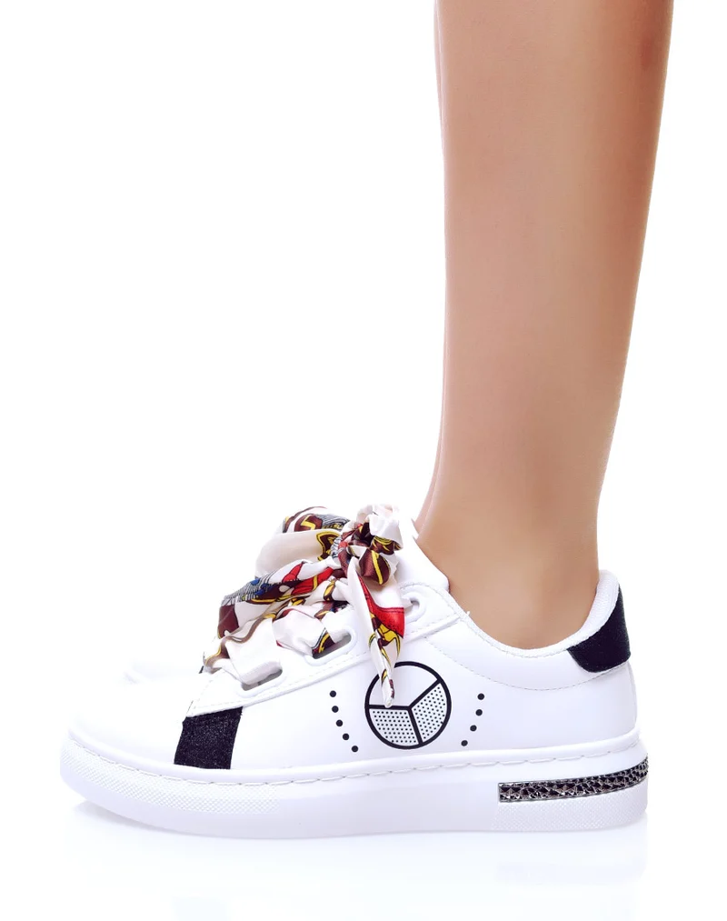 Baskets bicolores blanches et noires