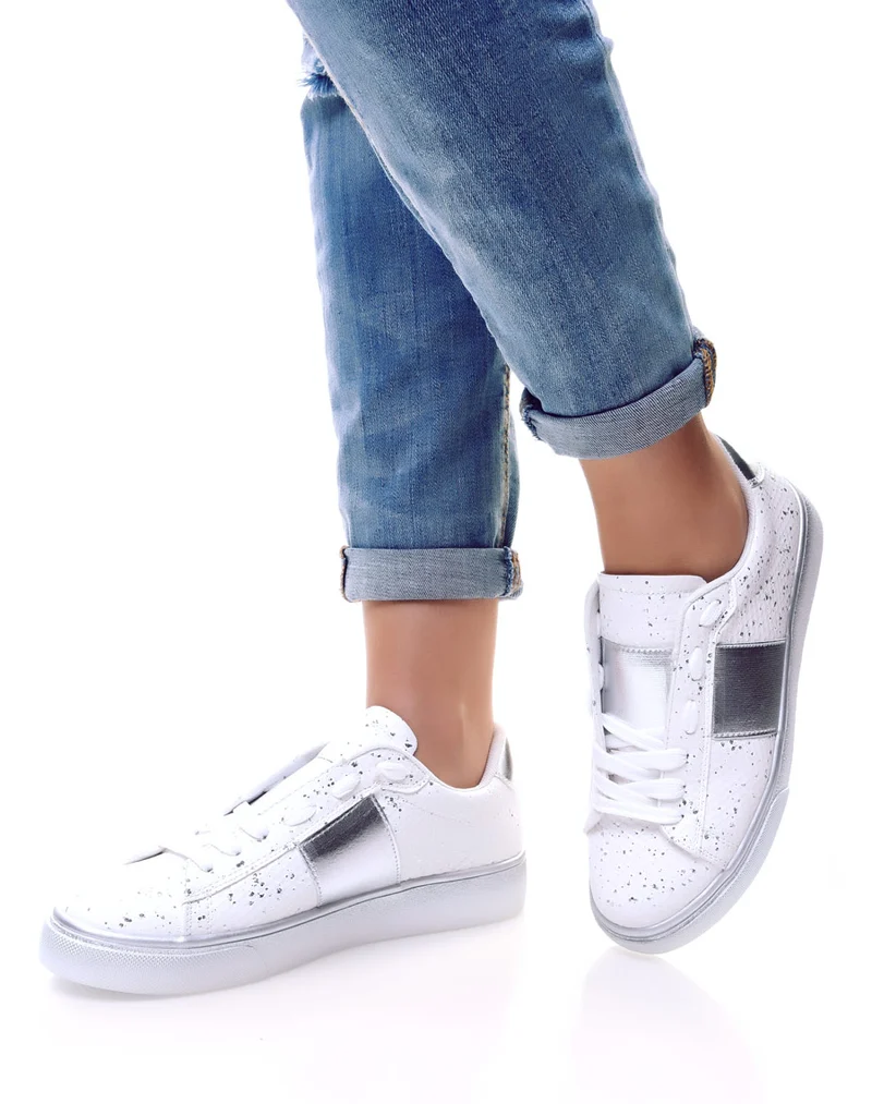 Baskets blanches tachetés argent