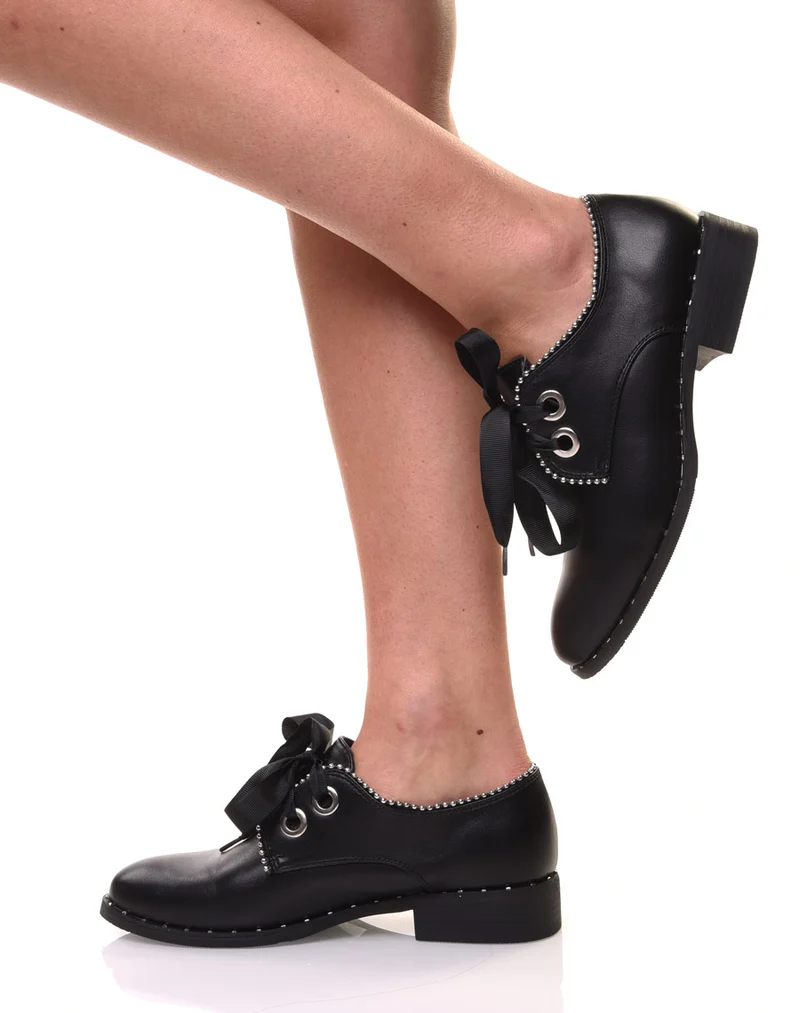Derbies noires cloutés