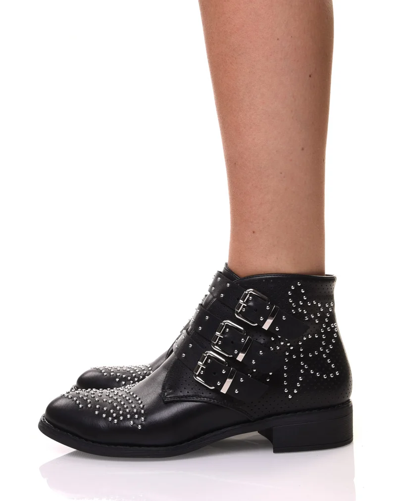Bottines noires cloutées