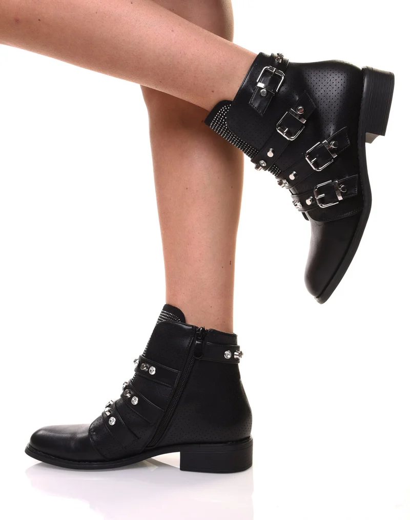 Bottines noires cloutées avec des strass