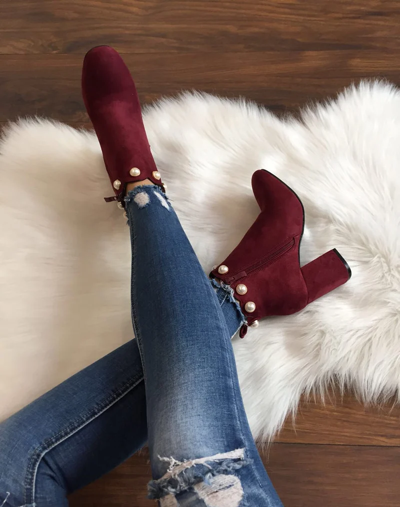 Bottines bordeaux bordées de perles