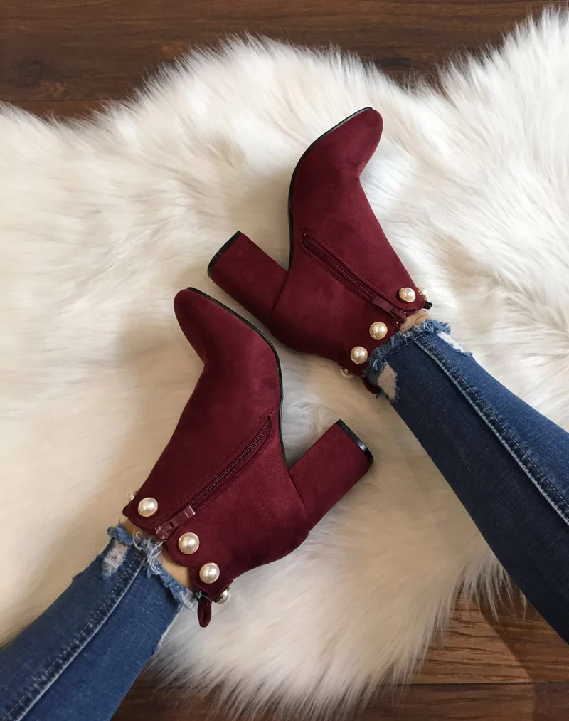 Bottines bordeaux bordées de perles