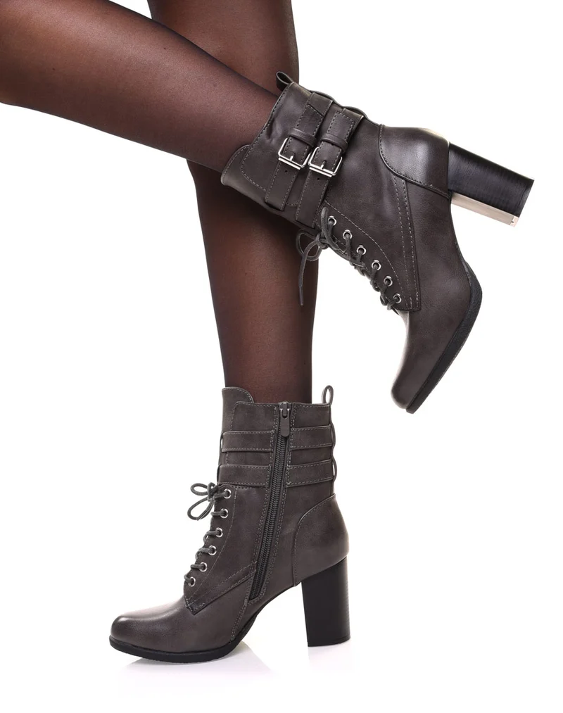 Bottines grises à talons lacées