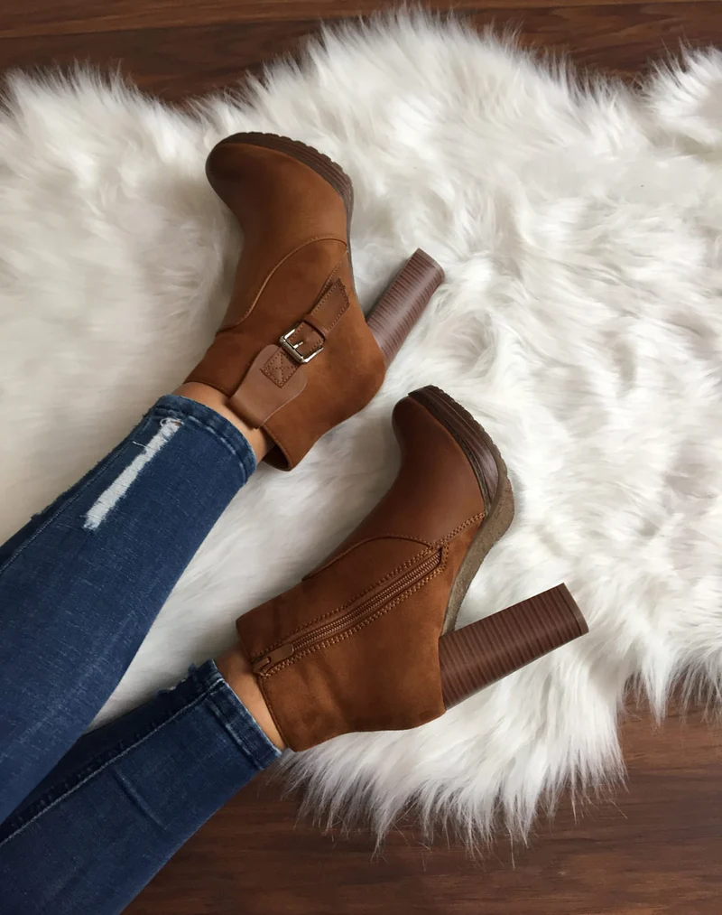 Bottines crantées camel à talons hauts