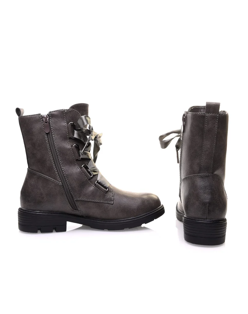 Chaussures montantes grises lacets en satin