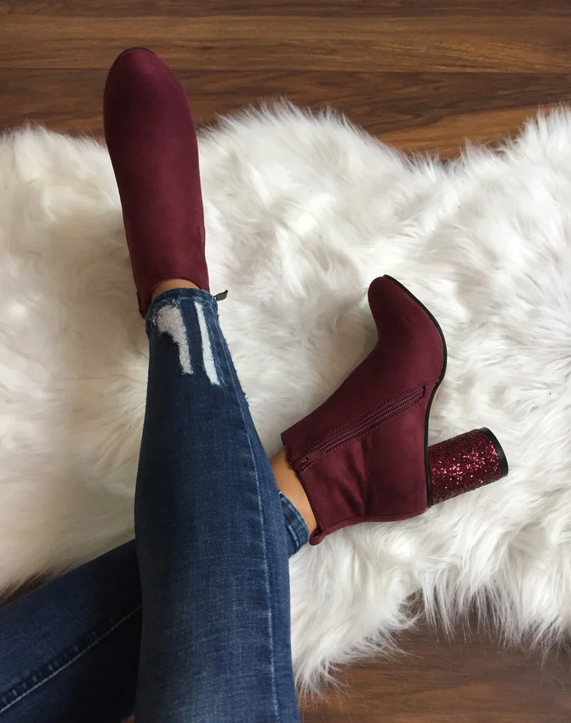 Bottines bordeaux à talons ronds et pailletés