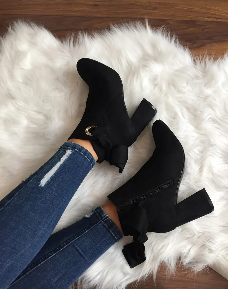 Bottines noires à n?ud