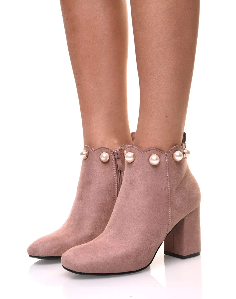 Bottines roses bordées de perles