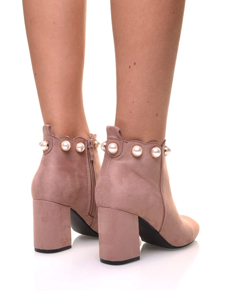 Bottines roses bordées de perles
