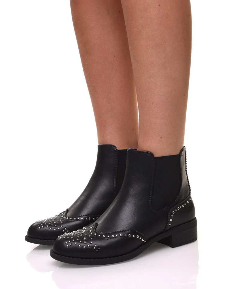 Bottines noires cloutées