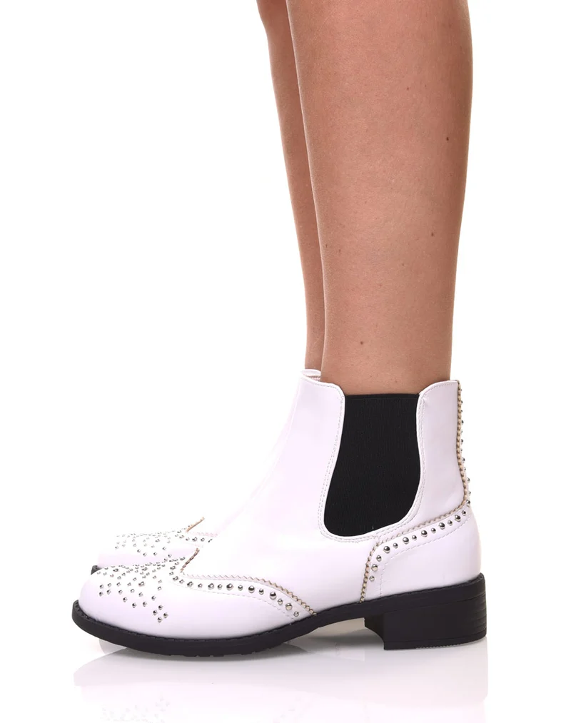 Bottines blanches cloutées
