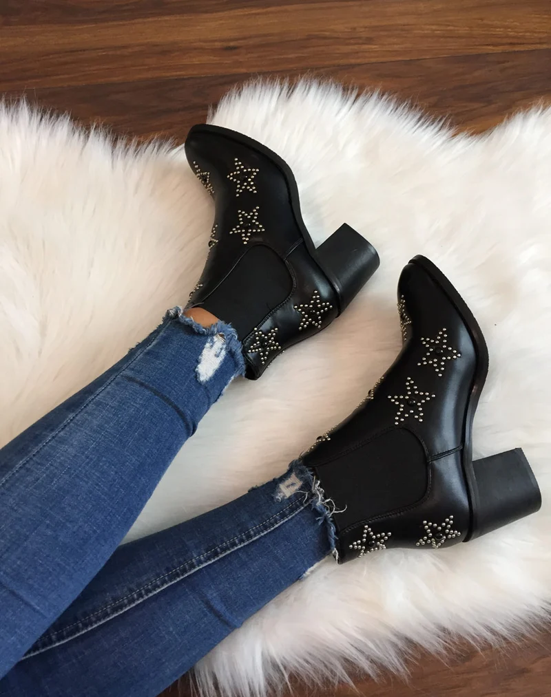 Bottines noires à talons épais