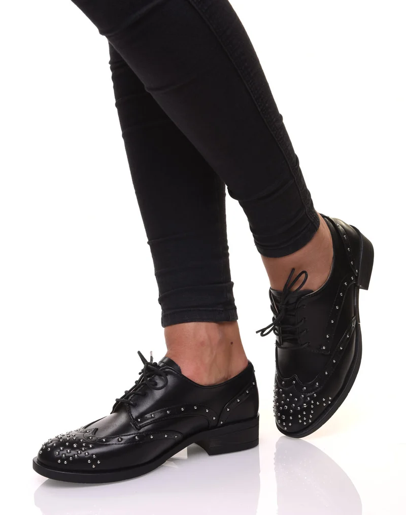 Derbies noires cloutées