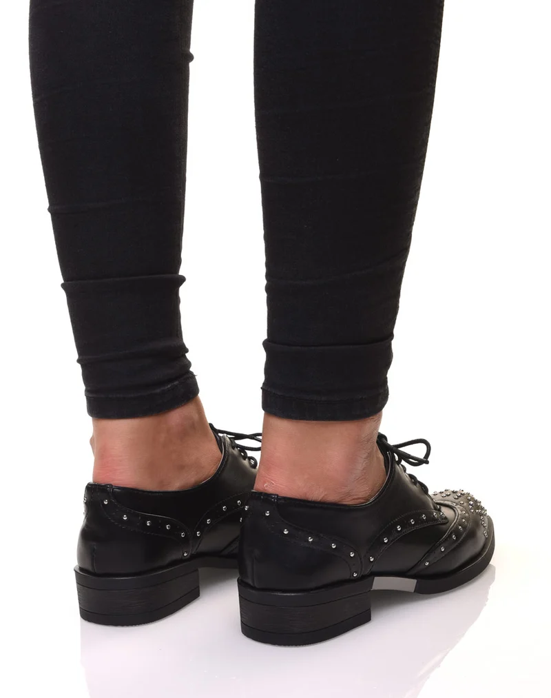 Derbies noires cloutées