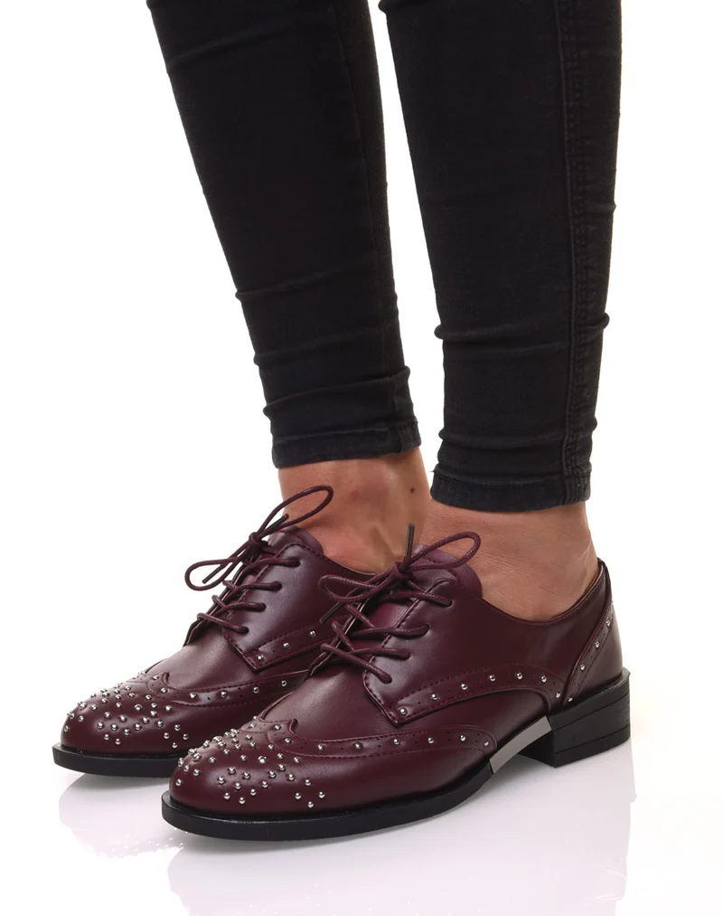 Derbies bordeaux cloutées