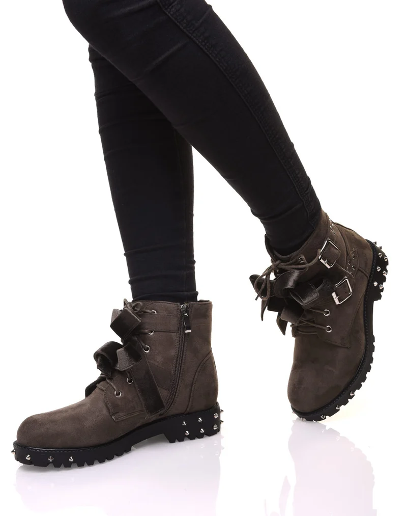 Bottines cloutées à lacets vertes